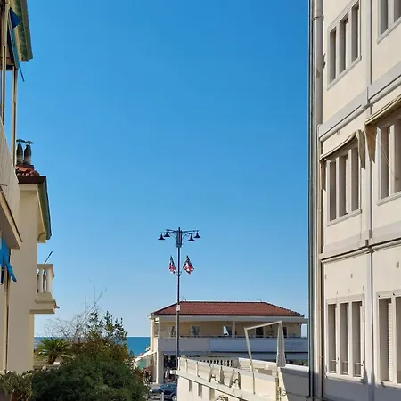 Tra Mare E Pineta - 100mt Dalla * Viareggio