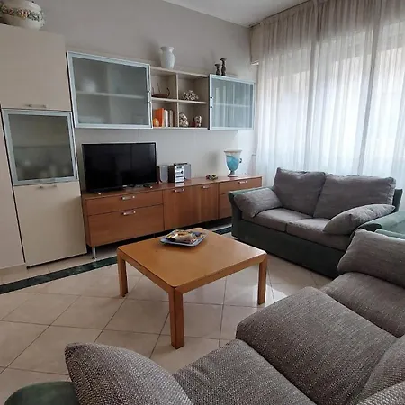 Tra Mare E Pineta - 100mt Dalla Viareggio