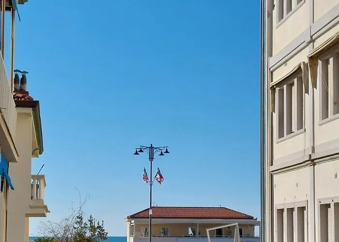 Tra Mare E Pineta - 100mt Dalla * Viareggio