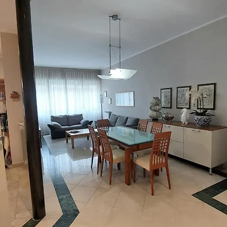 Apartment Tra Mare E Pineta - 100mt Dalla Viareggio