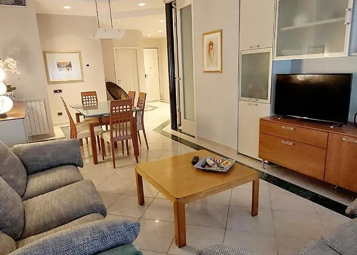 Apartment Tra Mare E Pineta - 100mt Dalla Viareggio